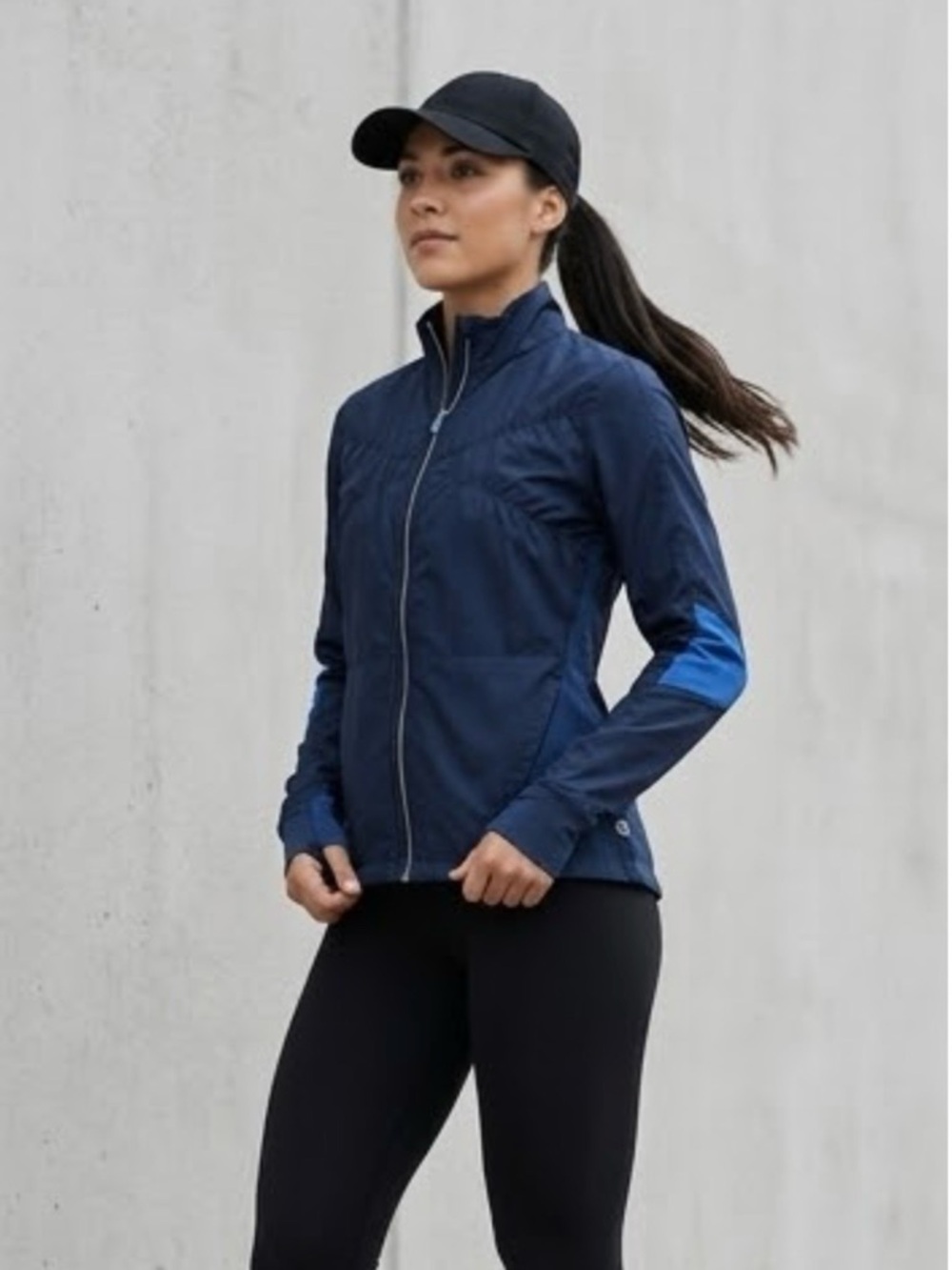 Lululemon Light Zipper Performance Jacket in Navy with Bright Blue Accents US 6